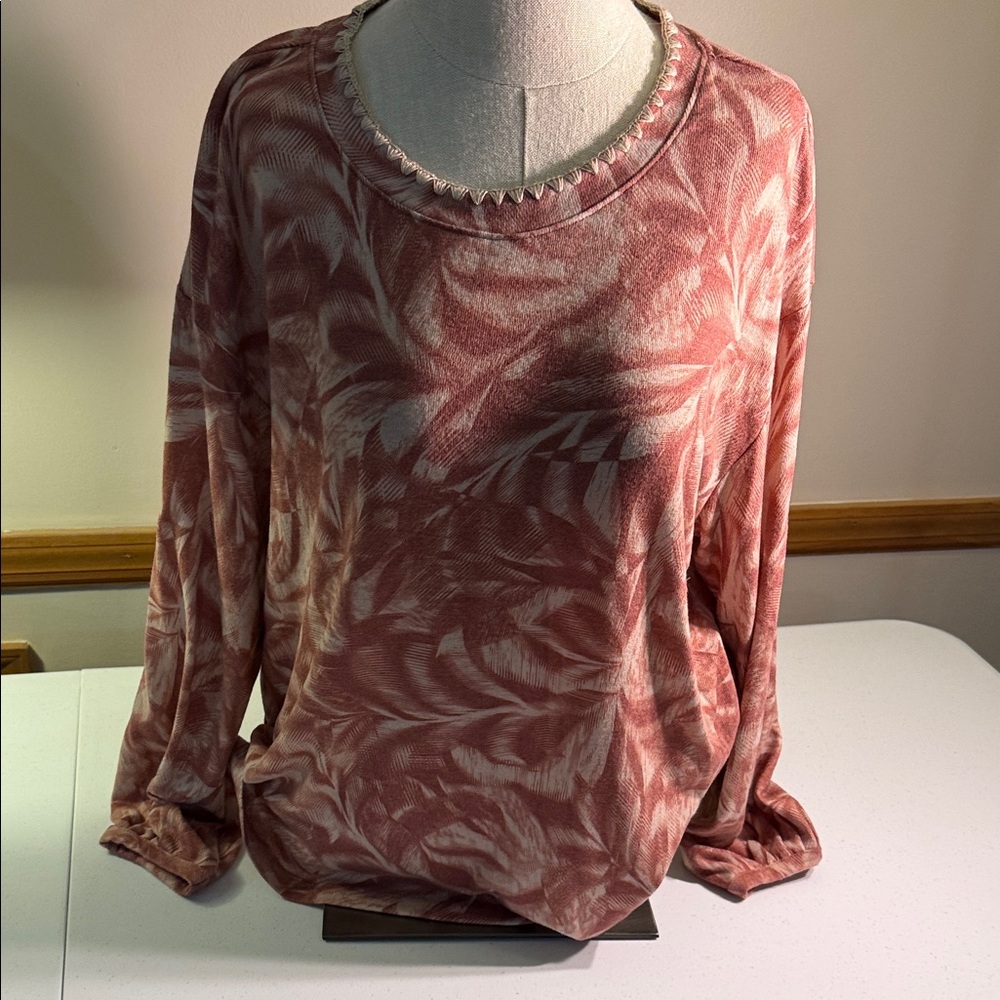 Democracy Tan/Rust Leaf Print Long Sleeve Top